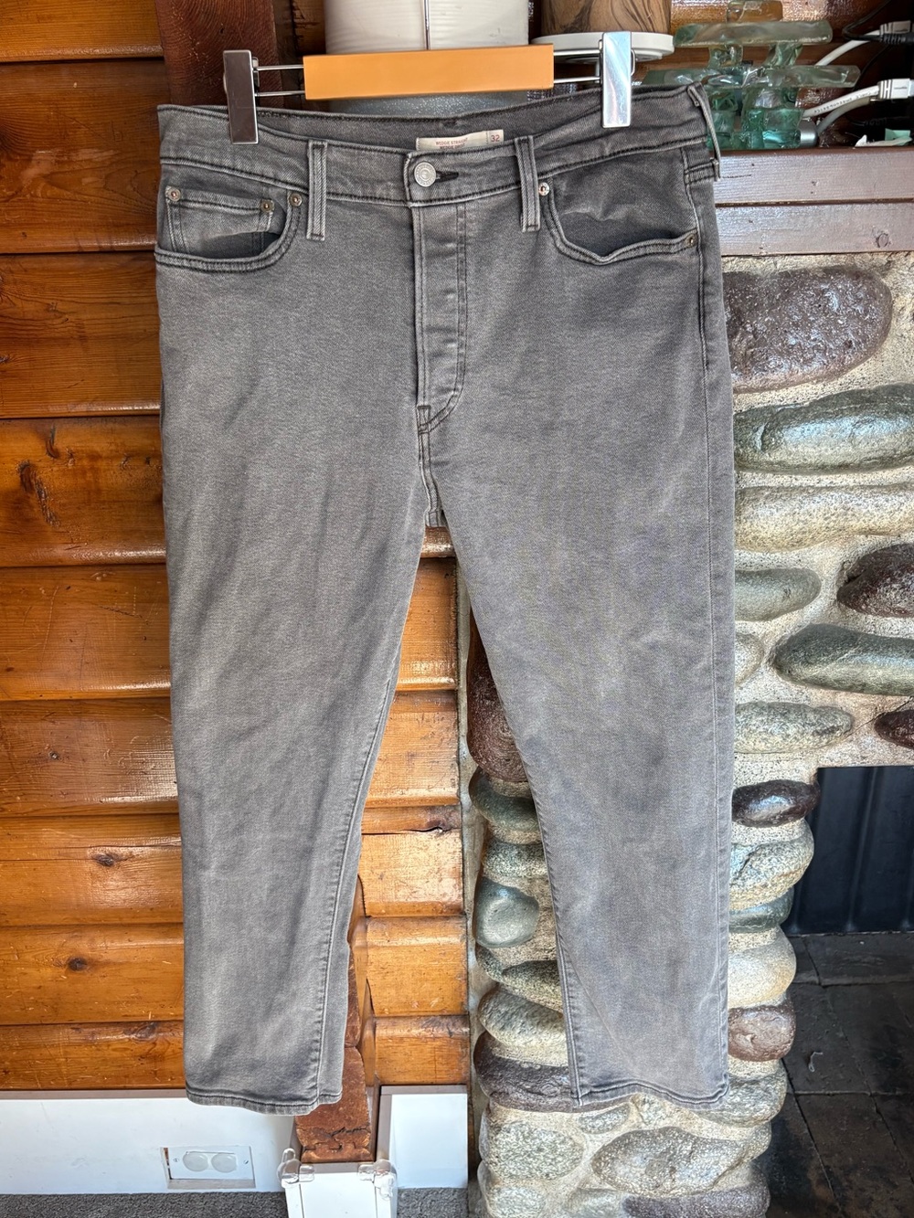 Levi’s Wedgie Straight High Rise Grey Wash Ankle Jeans Size 32